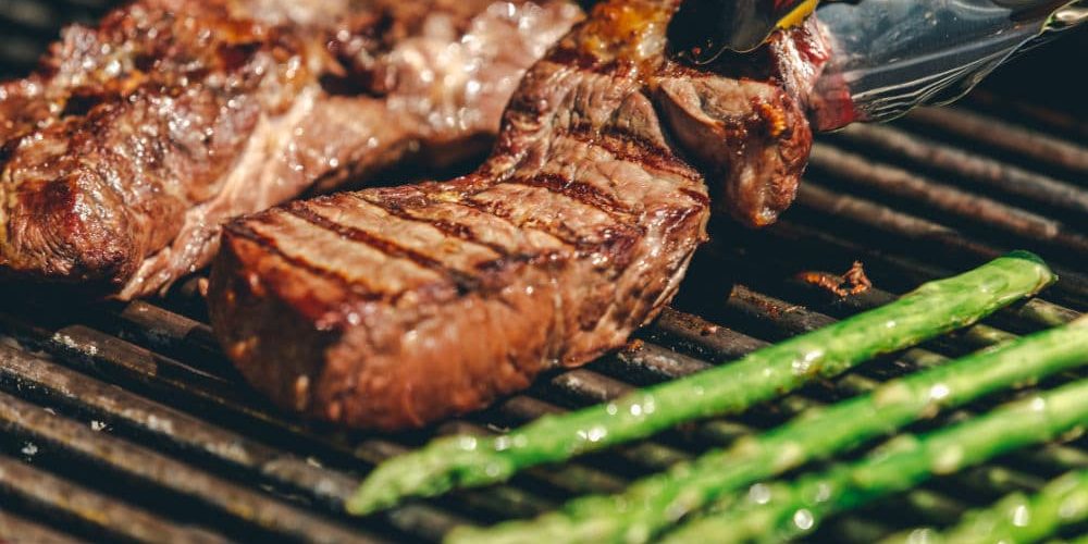 STEAKS ON THE GRILL WITH GRILLED ASPARAGUS STEAKS ON THE GRILL WITH GRILLED ASPARAGUS